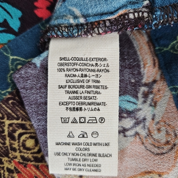 Free People Catch Me If You Can Shirt Cheetah Long Sleeve VNeck Button Top Small - Picture 9 of 10